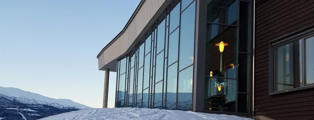 Voss bibliotek i snøen